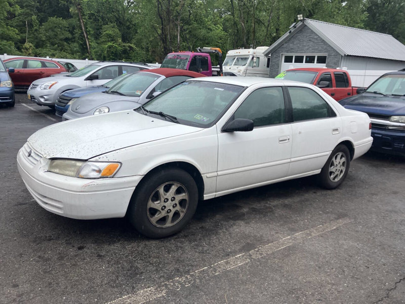 Used 1998 Toyota Camry XLE w/ Leather Pwr Seat Pkg image 1