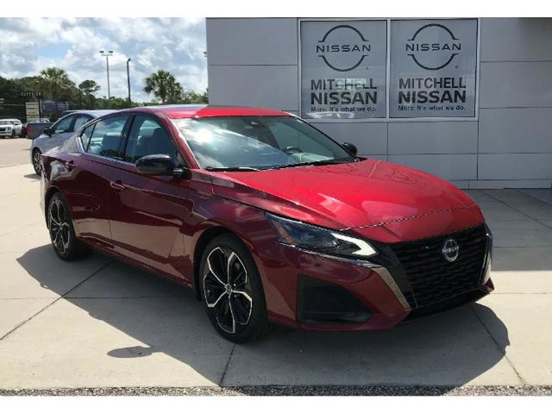Certified 2024 Nissan Altima 2.5 SR image 1