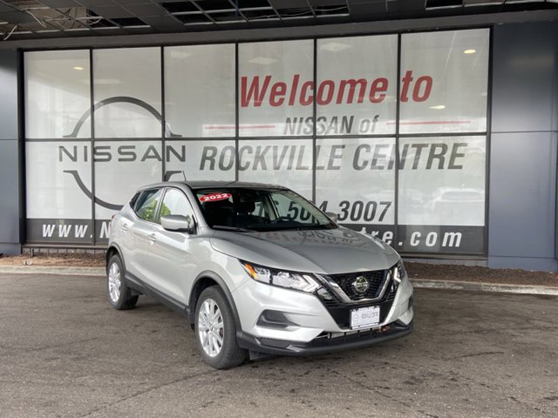 Certified 2022 Nissan Rogue Sport S image 1