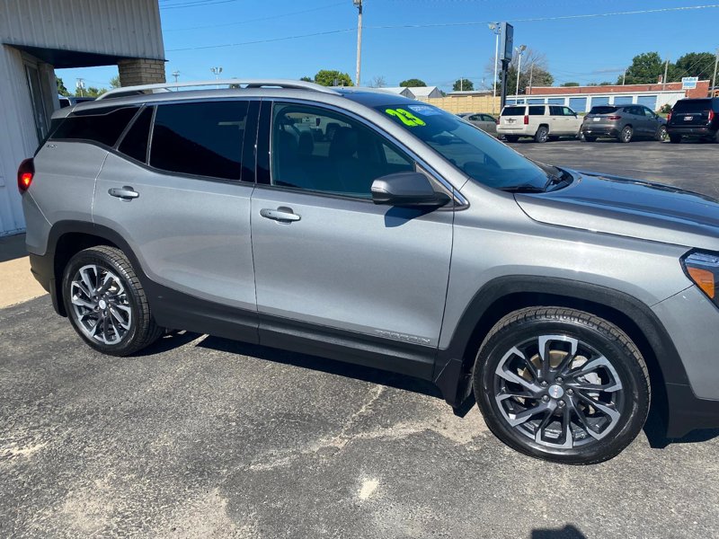 Certified 2023 GMC Terrain SLT w/ Infotainment Package II image 1