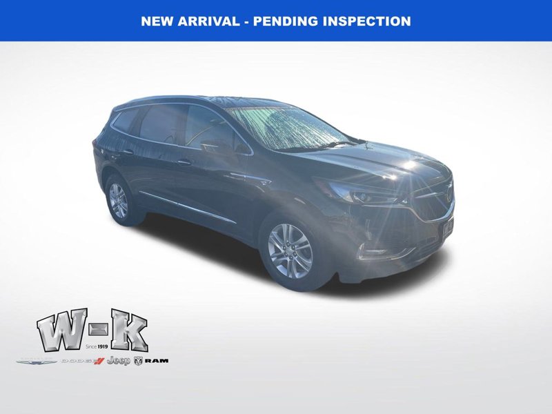 Used 2018 Buick Enclave Essence image 1