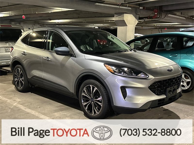 Used 2022 Ford Escape SE image 1