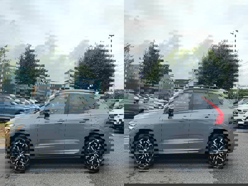 Certified 2023 Volvo XC60 B5 Plus w/ Protection Package Premier image 1