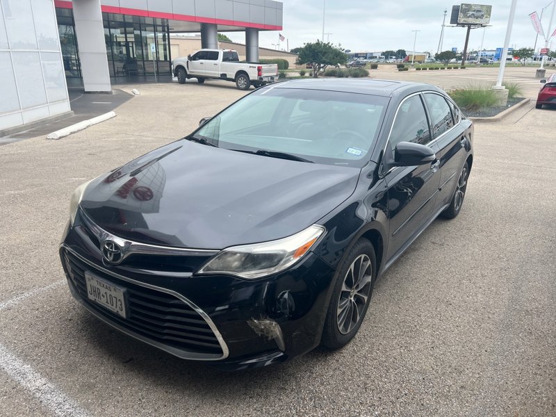 Used 2016 Toyota Avalon XLE image 1