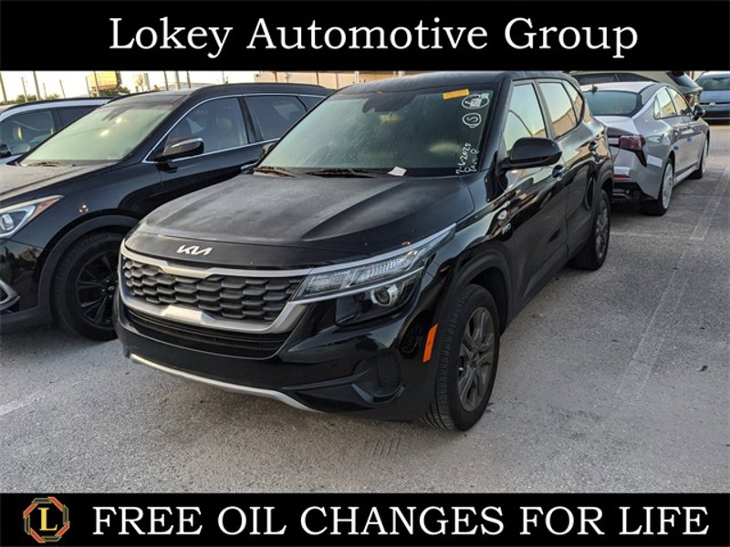 Certified 2022 Kia Seltos LX image 1