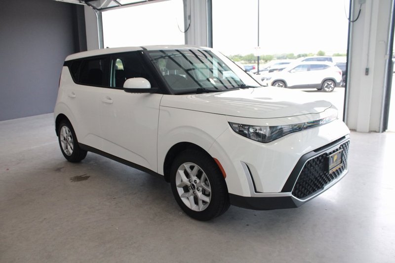 Certified 2024 Kia Soul LX w/ Option Group 015 image 1