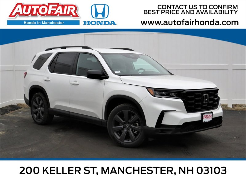 Certified 2025 Honda Pilot Sport image 1