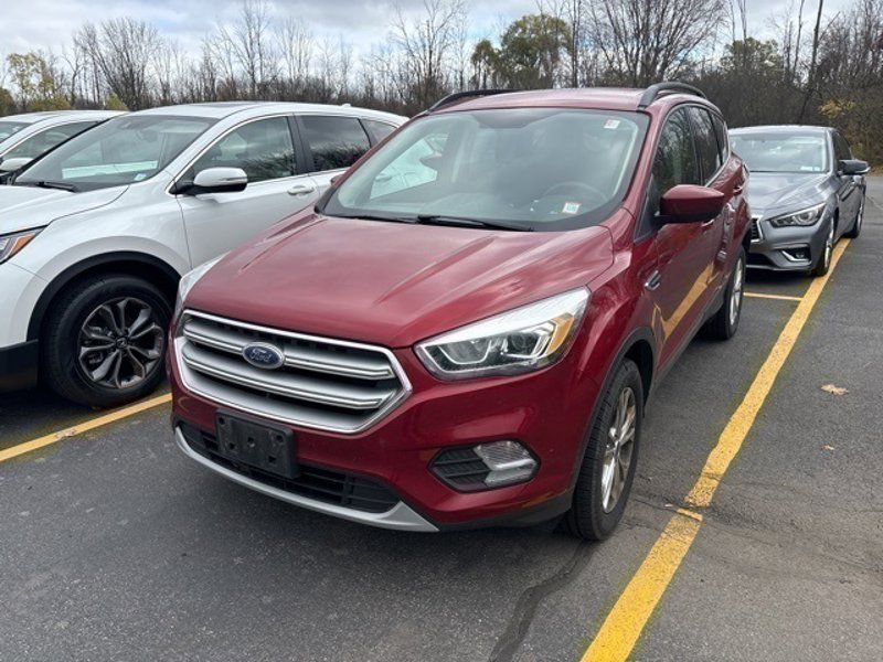 Used 2017 Ford Escape SE w/ Equipment Group 201A image 1