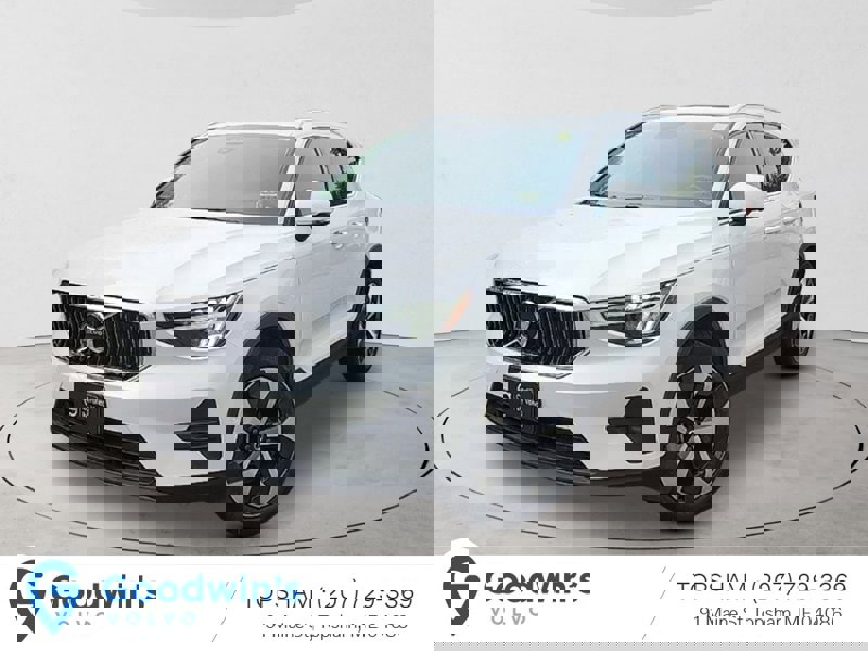 Certified 2025 Volvo XC40 B5 Plus image 1