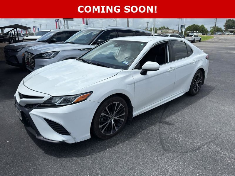 Used 2019 Toyota Camry SE image 1