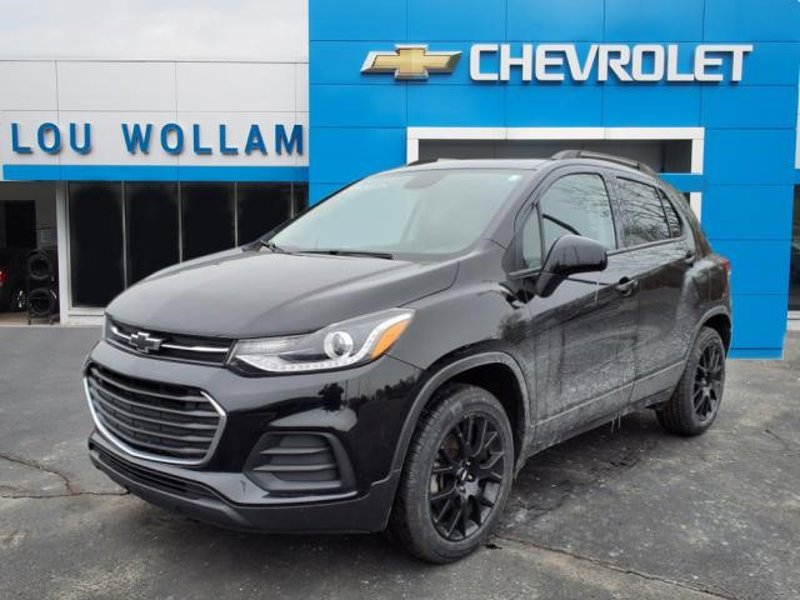 Used 2022 Chevrolet Trax LT w/ Midnight Edition image 1