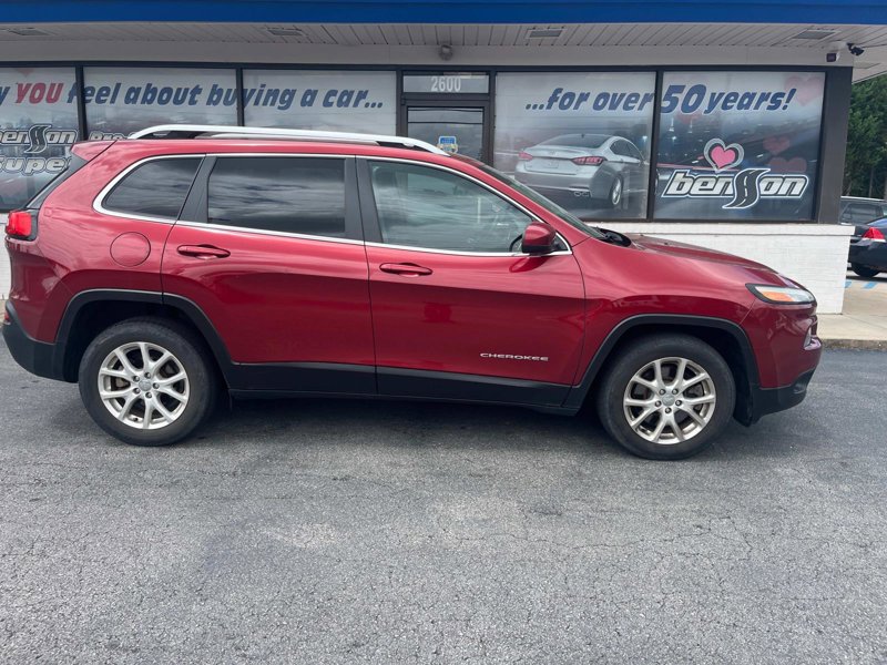 Used 2015 Jeep Cherokee Latitude image 1