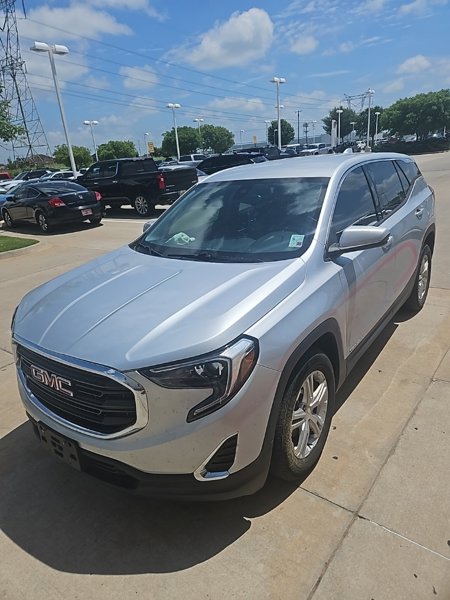 Used 2020 GMC Terrain SLE image 1