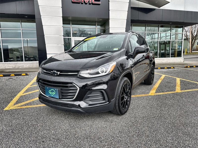 Certified 2022 Chevrolet Trax LT w/ Midnight Edition image 1