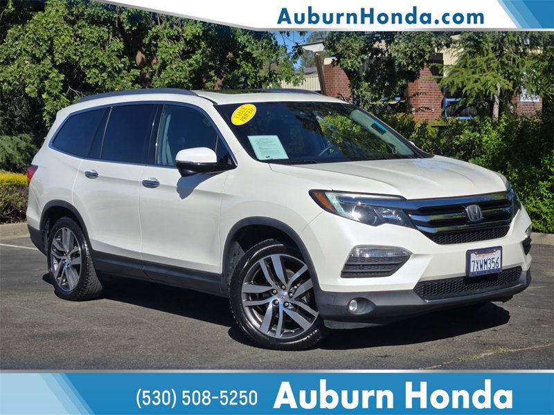 Used 2017 Honda Pilot Touring image 1
