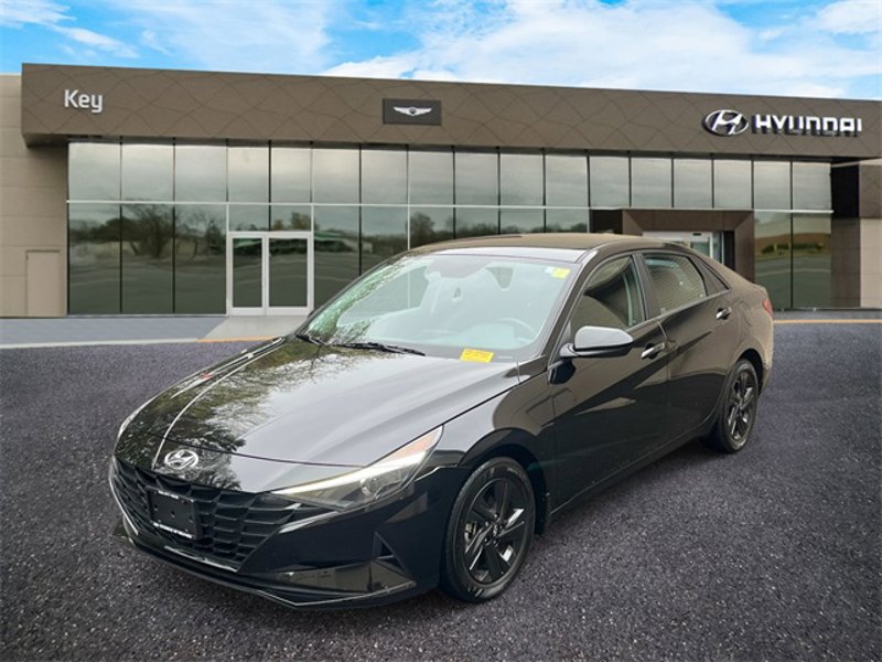 Certified 2023 Hyundai Elantra SEL image 1