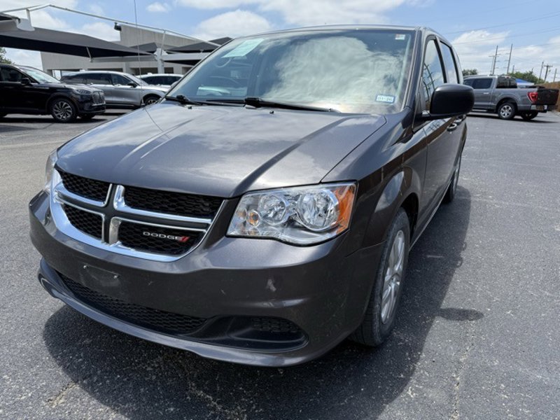 Used 2019 Dodge Grand Caravan SE image 1