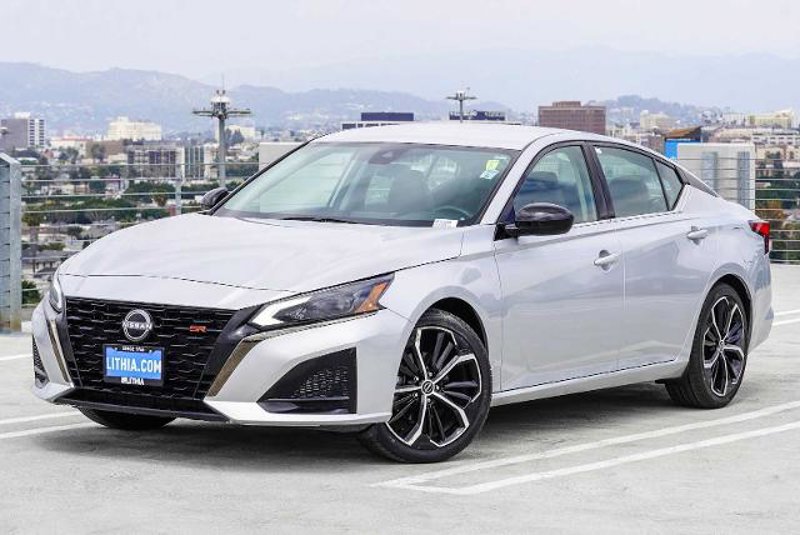 Certified 2023 Nissan Altima 2.5 SR image 1