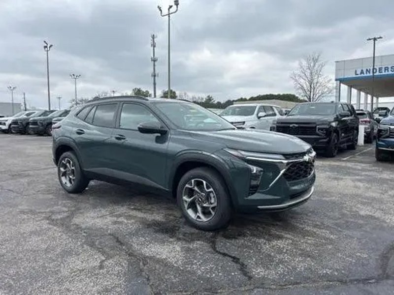 New 2025 Chevrolet Trax LT image 1