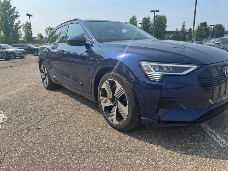 Certified 2022 Audi e-tron Premium Plus w/ Premium Plus Package image 1