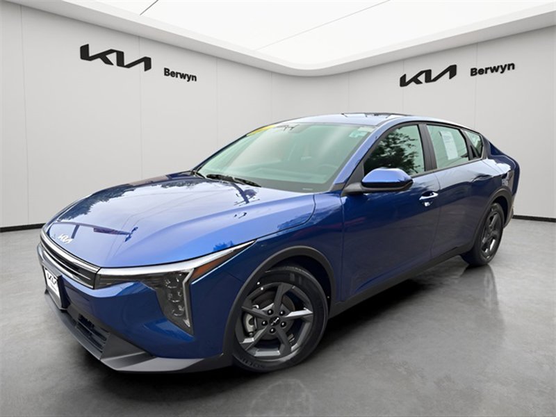 Certified 2025 Kia K4 LXS image 1
