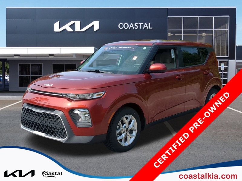 Certified 2022 Kia Soul LX w/ Technology Package image 1