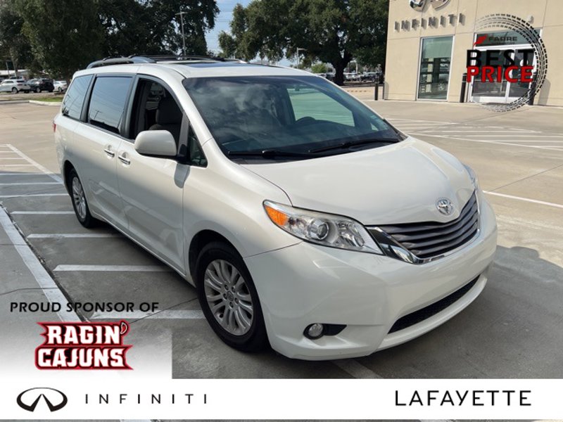 Used 2017 Toyota Sienna XLE image 1