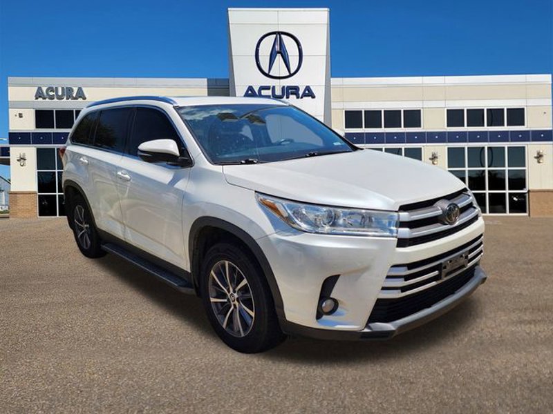 Used 2019 Toyota Highlander XLE image 1