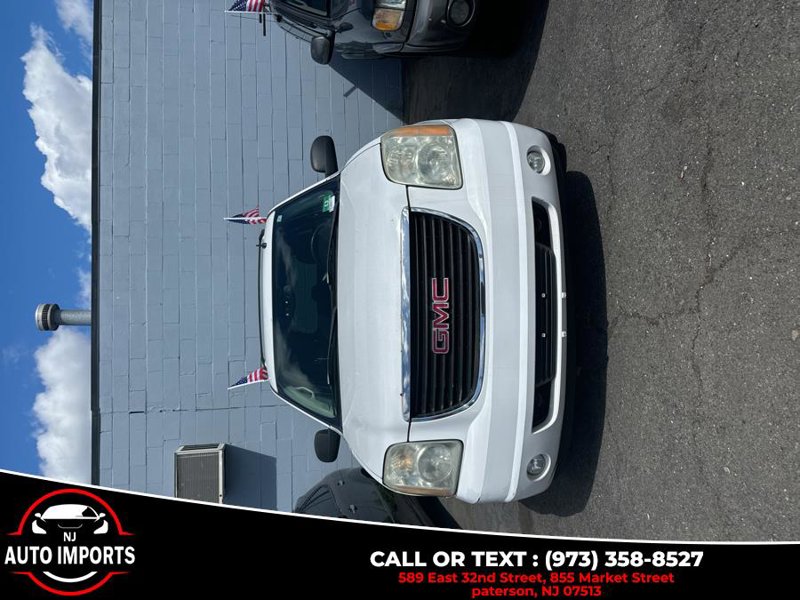 Used 2007 GMC Yukon XL SLE image 1