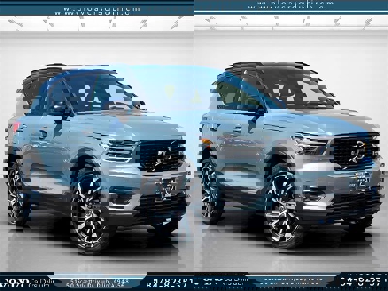Certified 2022 Volvo XC40 T5 R-Design w/ Advanced Package image 1