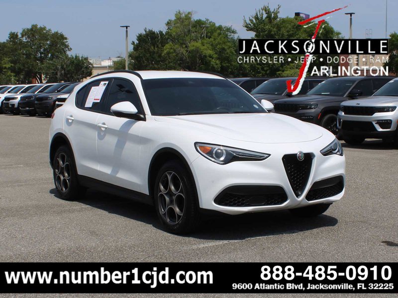 Used 2022 Alfa Romeo Stelvio Sprint image 1
