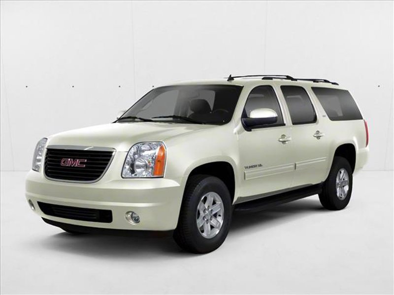 Used 2013 GMC Yukon XL Denali image 1