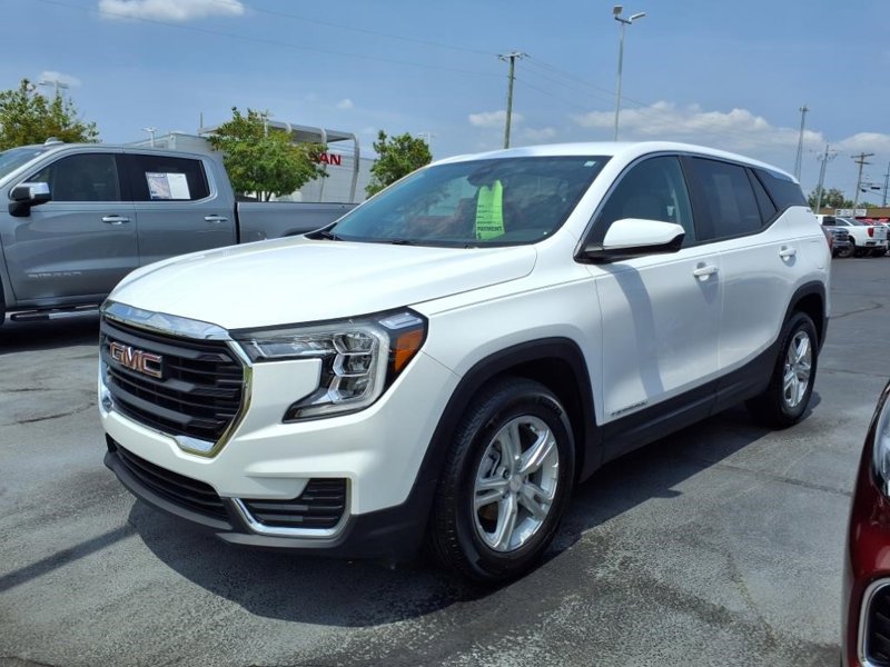Certified 2024 GMC Terrain SLE image 1