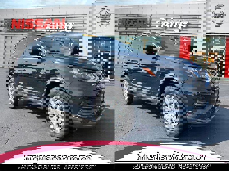 Used 2020 Nissan Rogue Sport S image 1