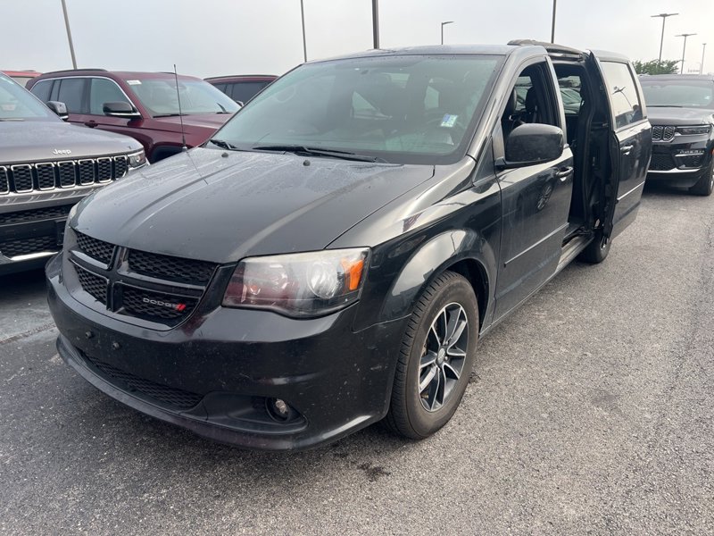 Used 2017 Dodge Grand Caravan GT image 1
