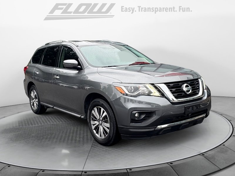 Used 2020 Nissan Pathfinder SV image 1