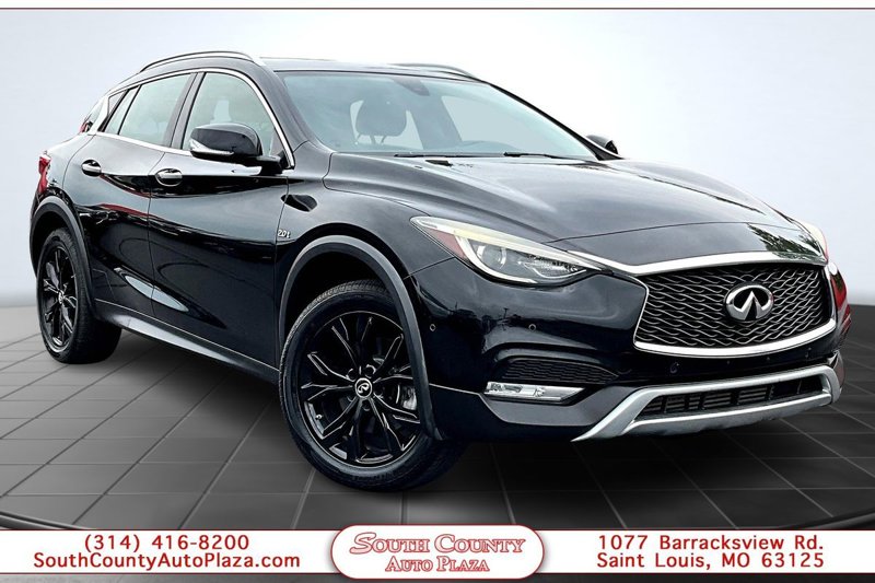 Used 2017 INFINITI QX30 Premium w/ Navigation Package image 1