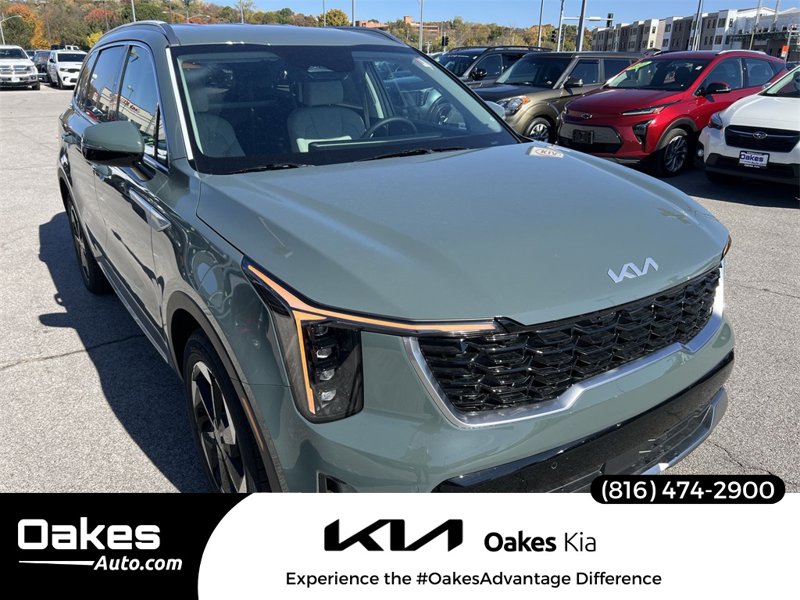 Certified 2025 Kia Sorento EX image 1