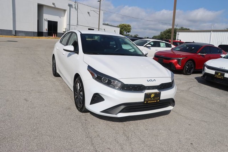 Certified 2024 Kia Forte LXS image 1