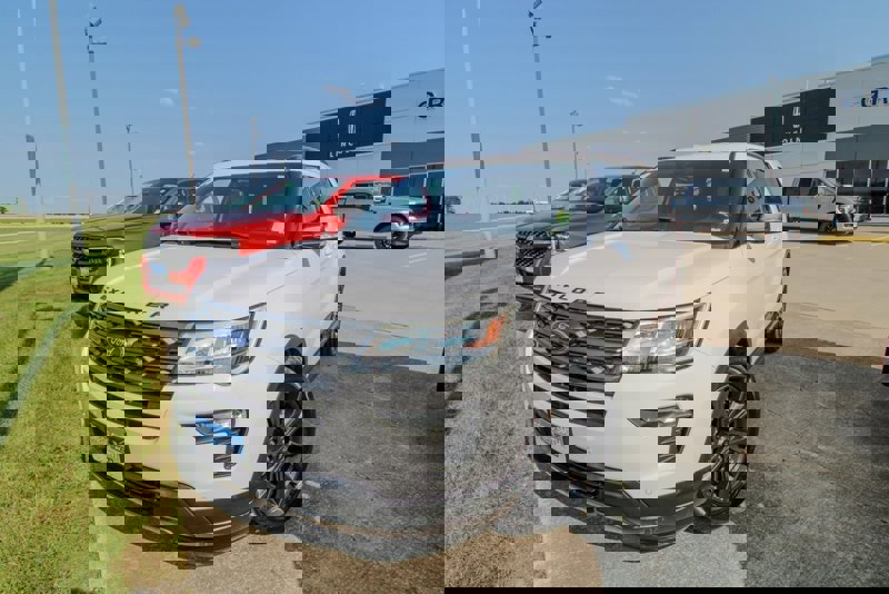 Used 2019 Ford Explorer XLT w/ Equipment Group 202A image 1