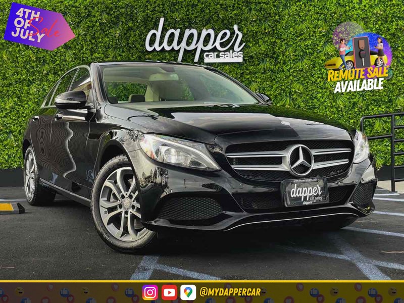 Used 2015 Mercedes-Benz C 300 4MATIC Sedan image 1
