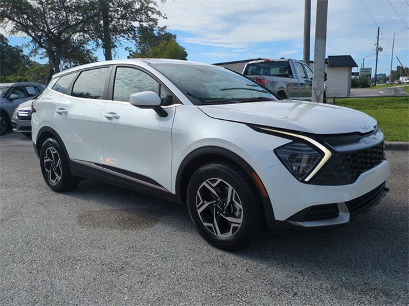 Certified 2024 Kia Sportage LX image 1