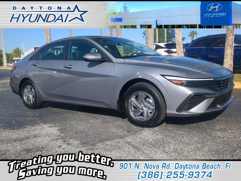 Certified 2025 Hyundai Elantra SE image 1