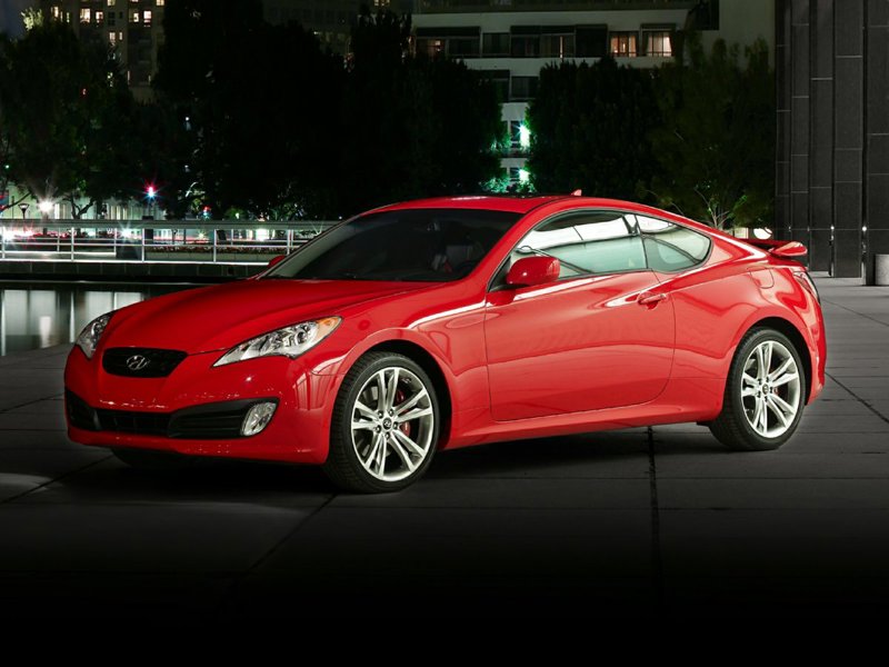 Used 2010 Hyundai Genesis 3.8 image 1