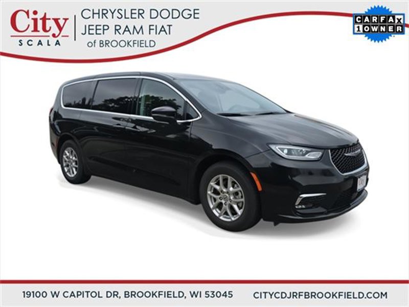 Certified 2023 Chrysler Pacifica Touring-L image 1