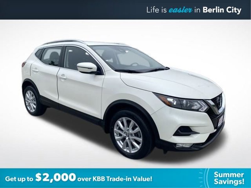 Certified 2022 Nissan Rogue Sport SV image 1