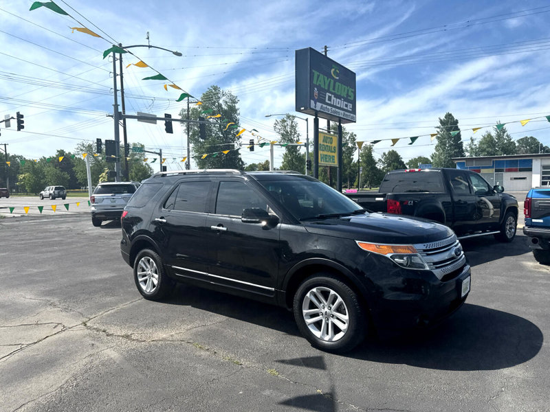 Used 2015 Ford Explorer XLT image 1