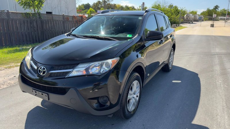 Used 2014 Toyota RAV4 LE image 1