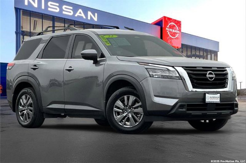 Certified 2022 Nissan Pathfinder SV image 1