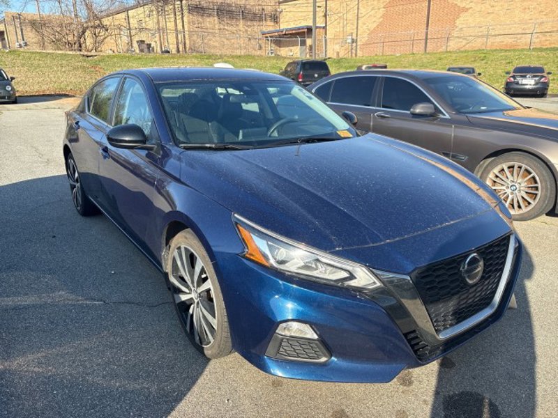 Certified 2021 Nissan Altima 2.5 SR image 1